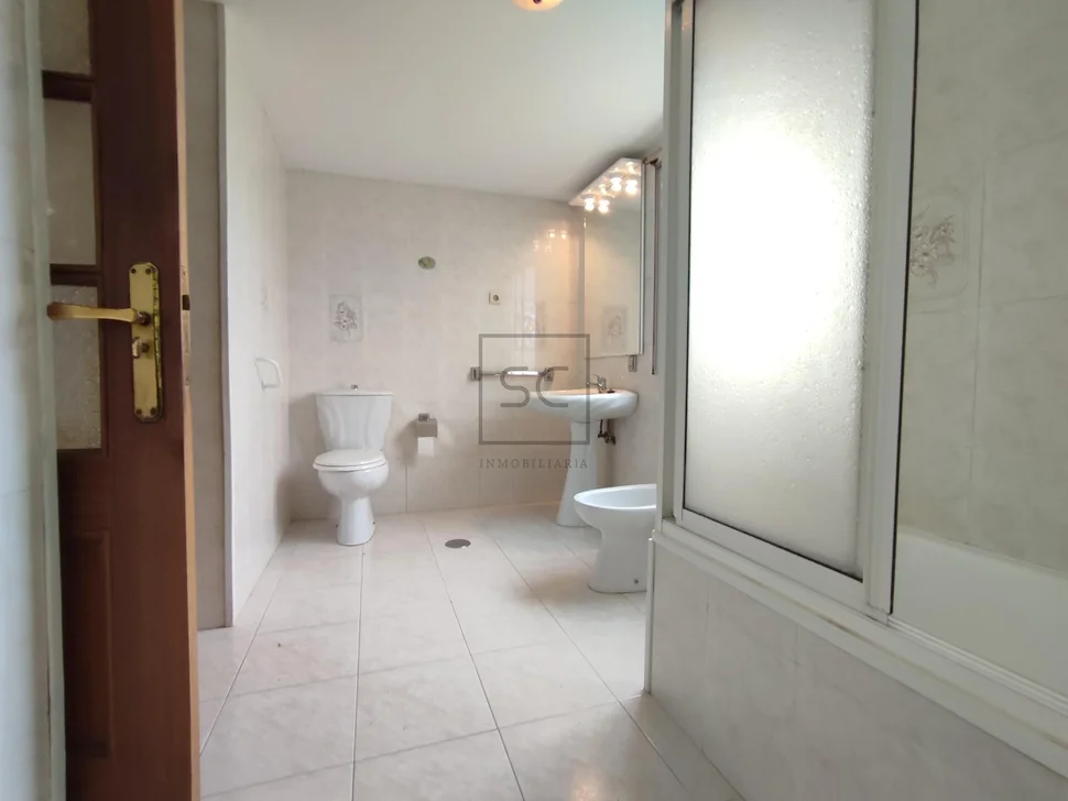 Bonito pareado con patio y finca independiente próxima en el alto del castaño narón