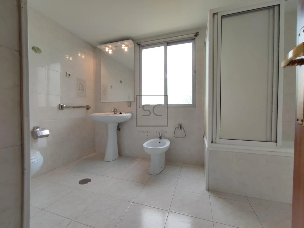 Bonito pareado con patio y finca independiente próxima en el alto del castaño narón