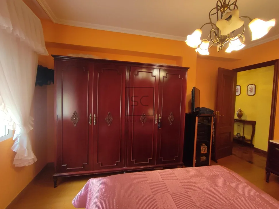 Amplio piso con terraza de mas de 60 mts en santa cecilia narón