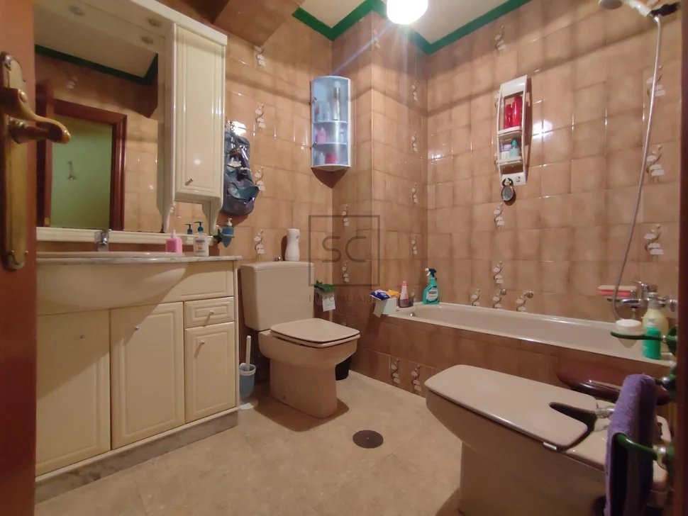 Amplio piso con terraza de mas de 60 mts en santa cecilia narón