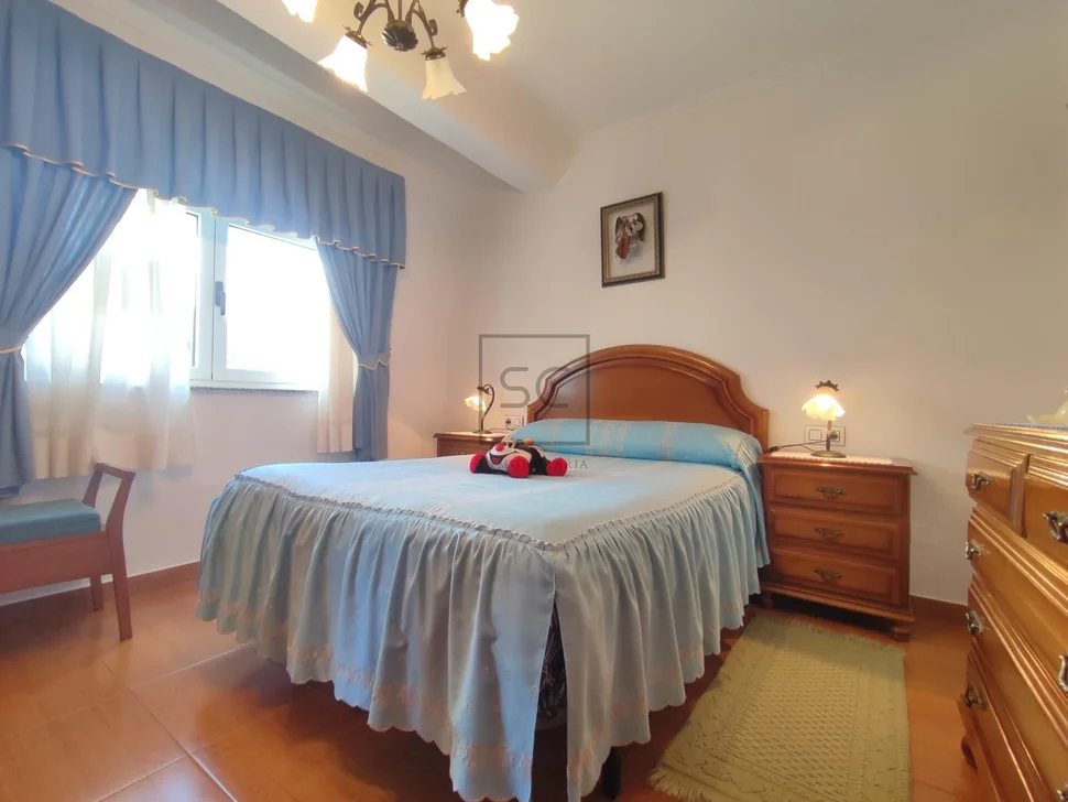 Amplio piso con terraza de mas de 60 mts en santa cecilia narón