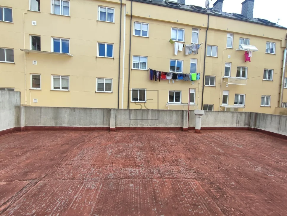 Amplio piso con terraza de mas de 60 mts en santa cecilia narón