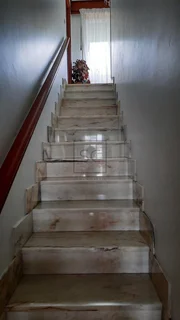 Casa adosada con finca en doniños