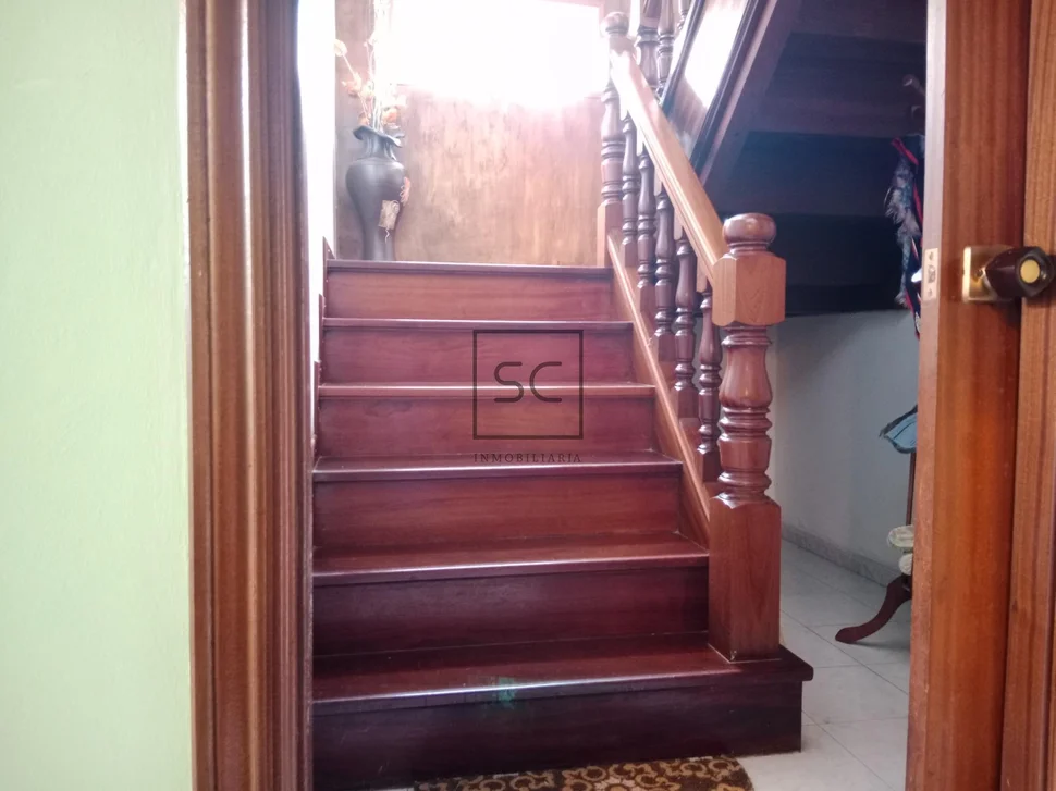 Casa con finca y bodega en meirás-valdoviño