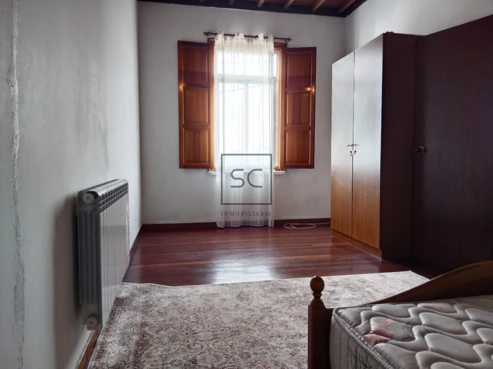 Casa con finca y bodega en meirás-valdoviño