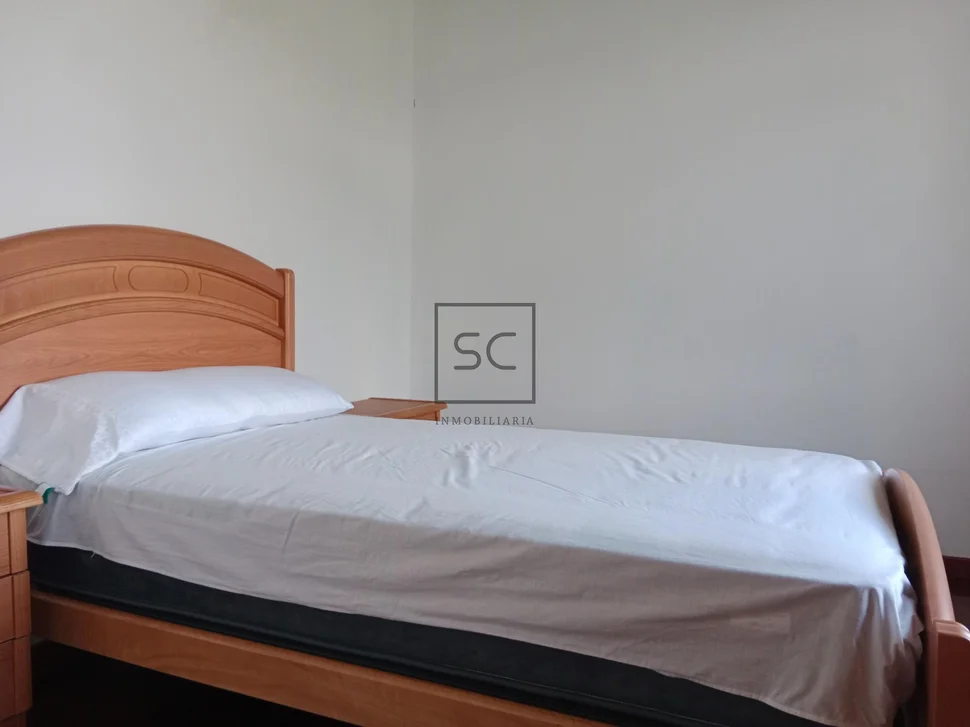 Casa con finca y bodega en meirás-valdoviño