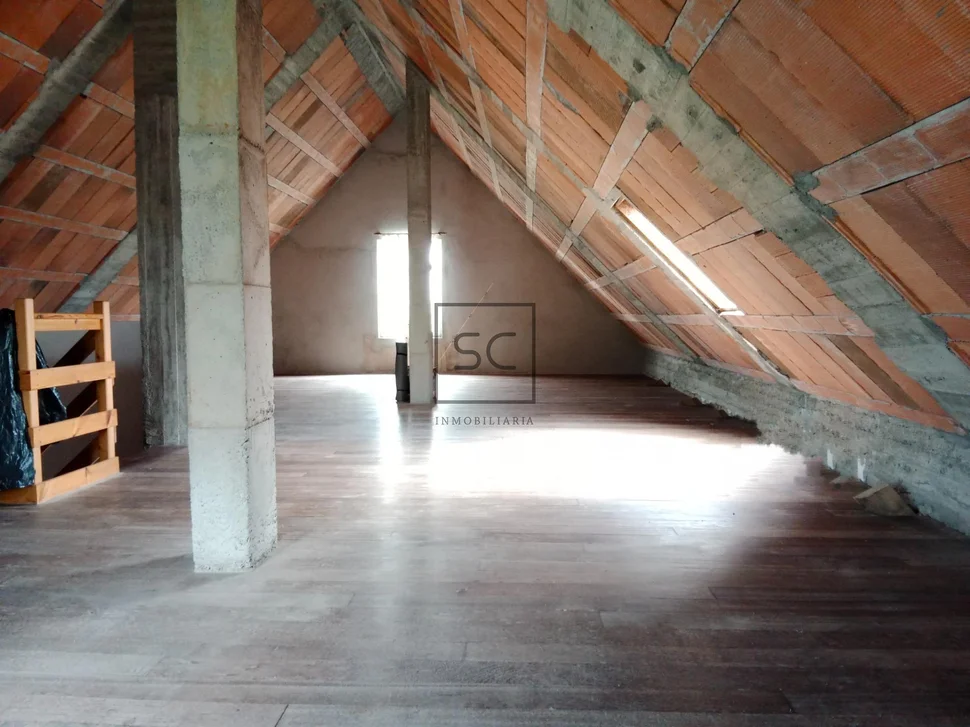 Casa con finca y bodega en meirás-valdoviño