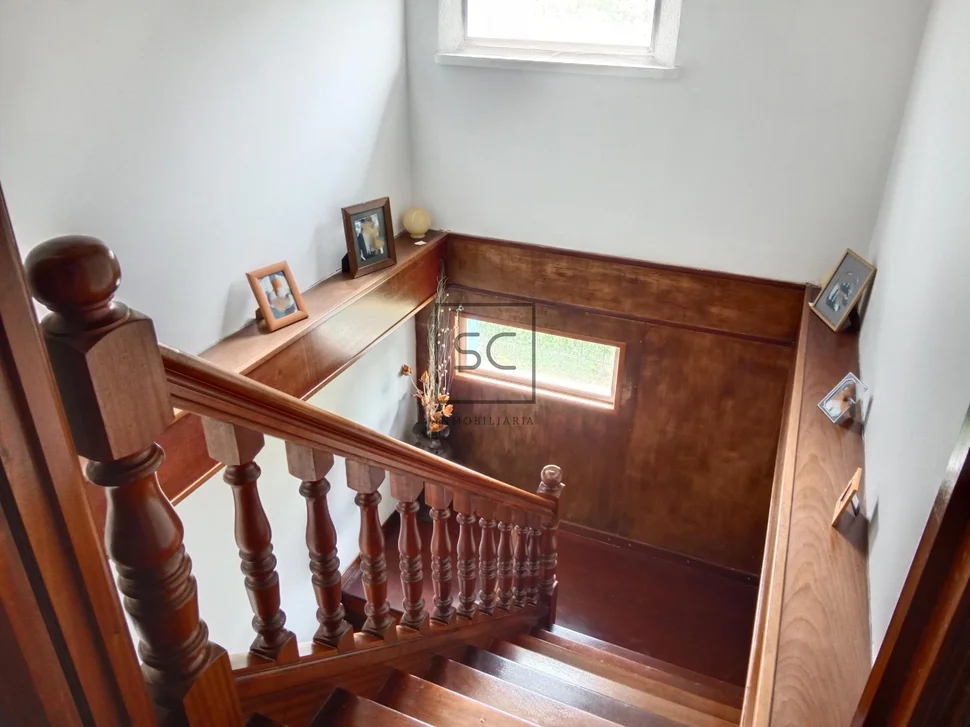 Casa con finca y bodega en meirás-valdoviño