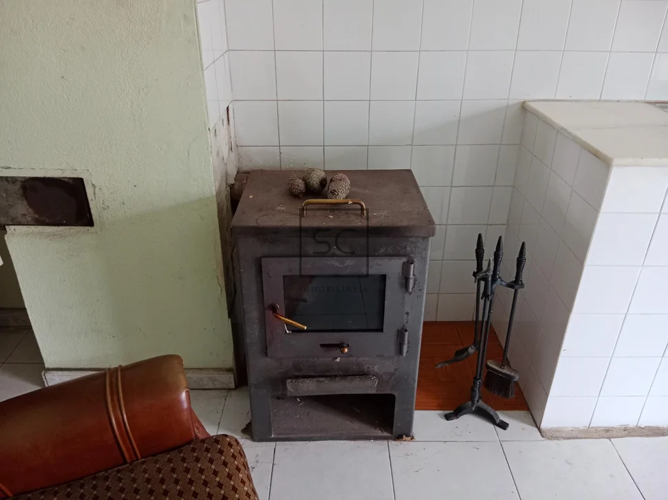 Casa con finca y bodega en meirás-valdoviño