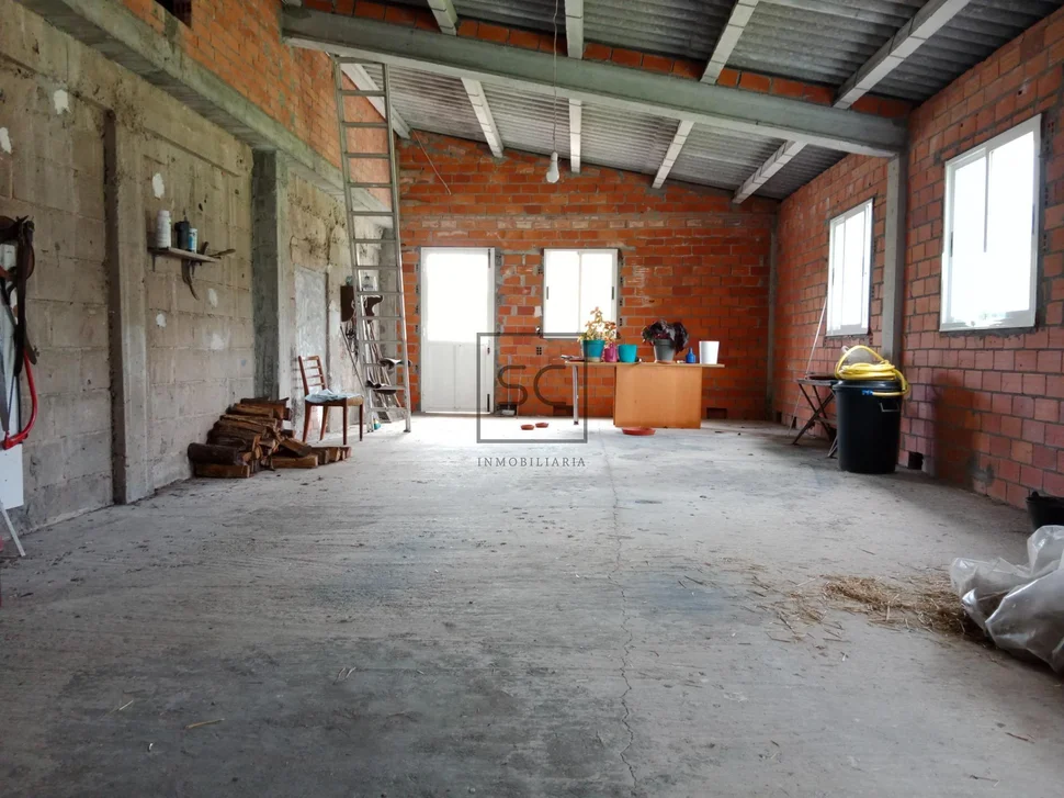 Casa con finca y bodega en meirás-valdoviño