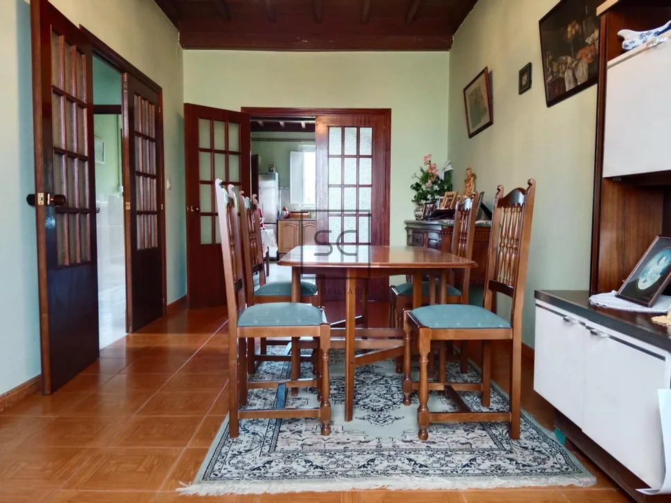 Casa con finca y bodega en meirás-valdoviño