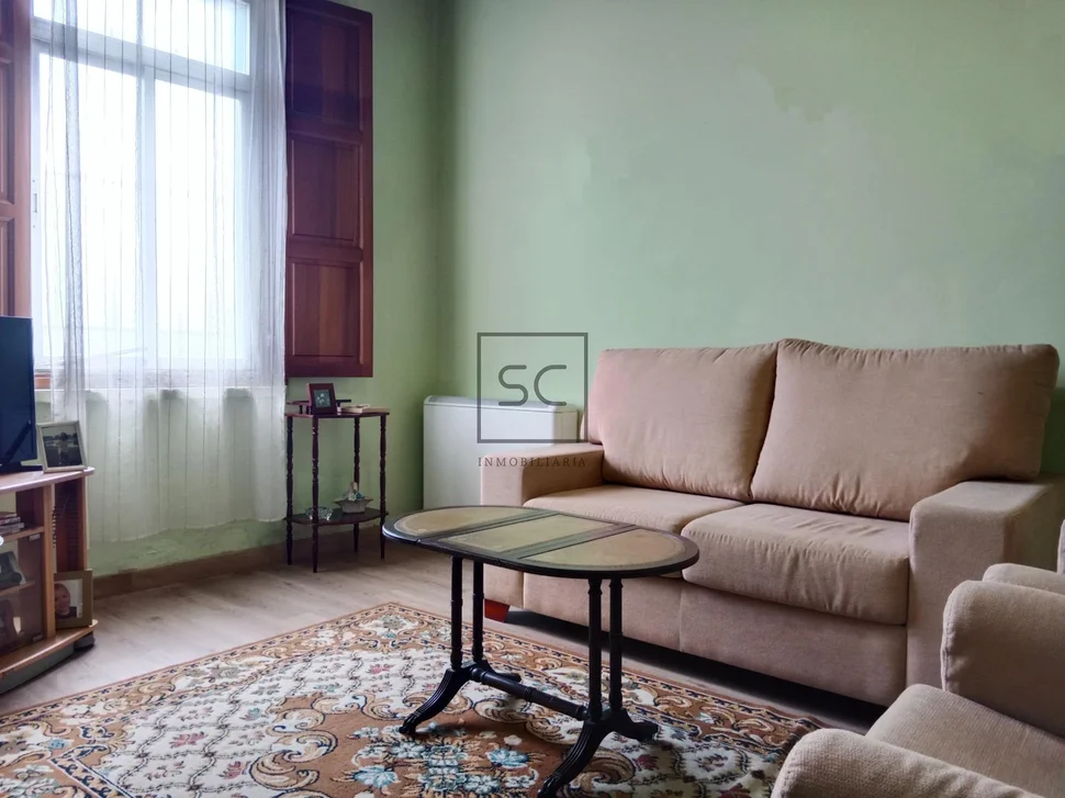 Casa con finca y bodega en meirás-valdoviño