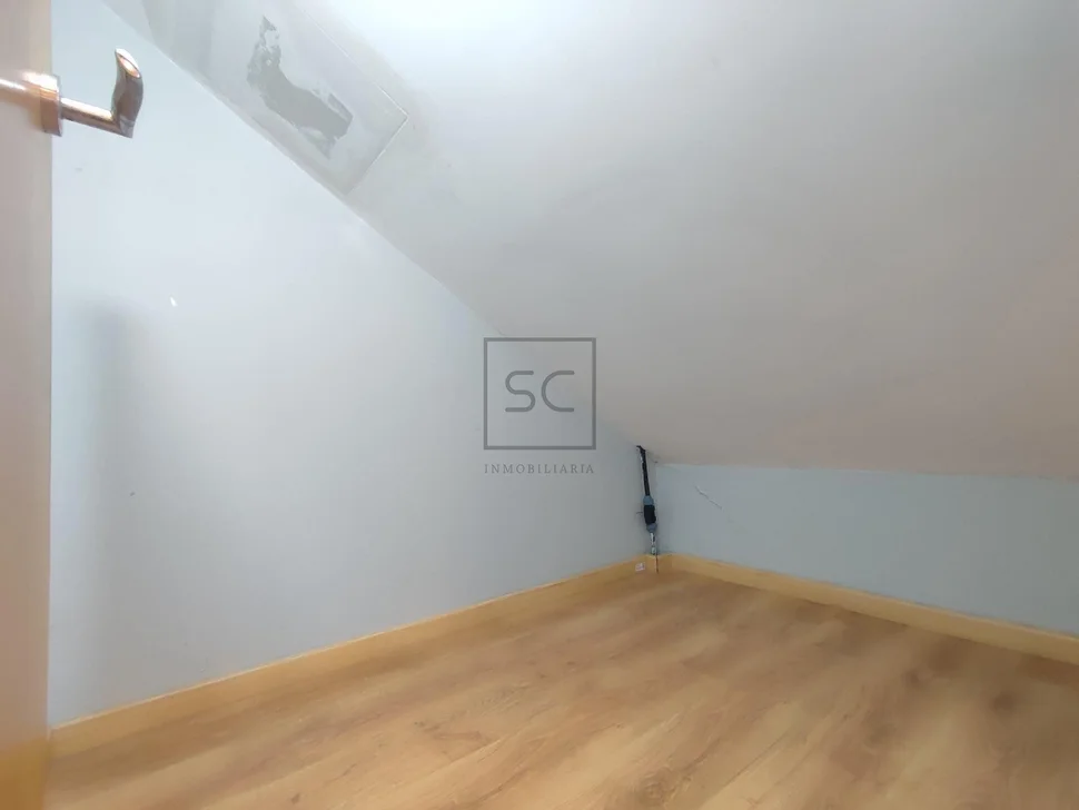 Elegante 1º sin ascensor en la zona de ultramar (ferrol)