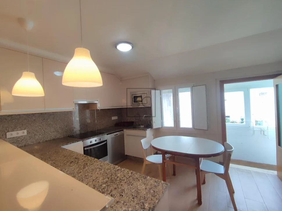 Elegante 1º sin ascensor en la zona de ultramar (ferrol)