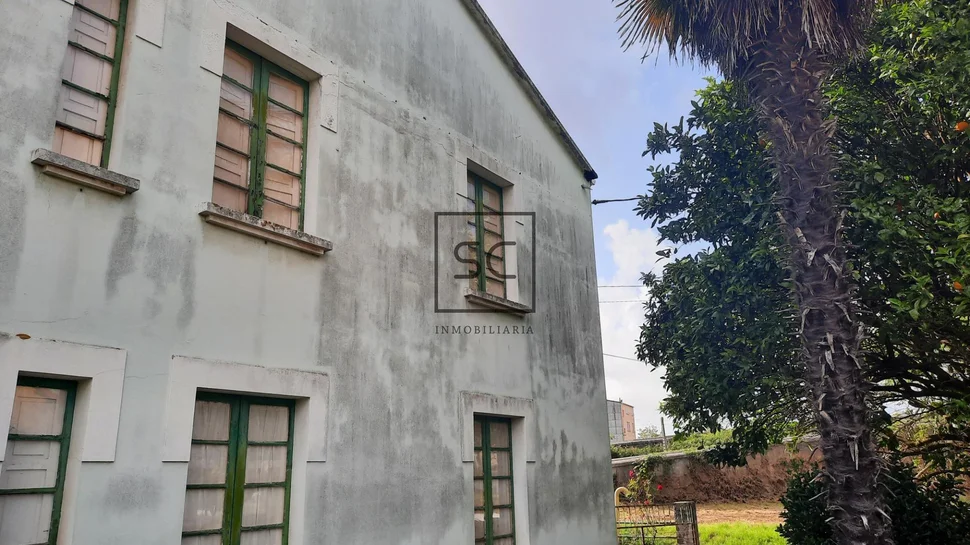 Casa con finca para reforma integral en narón