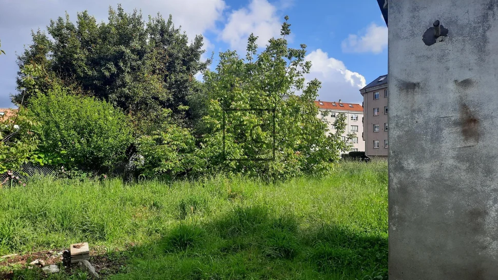 Casa con finca para reforma integral en narón