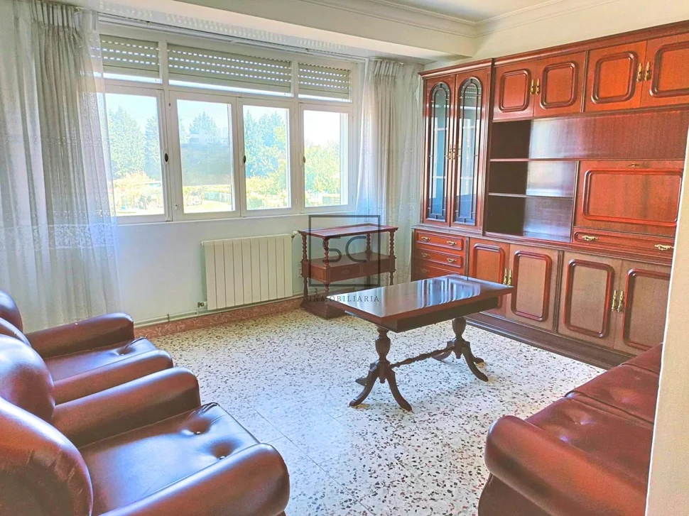 Piso con 4 habitaciones en santa cecilia, narón