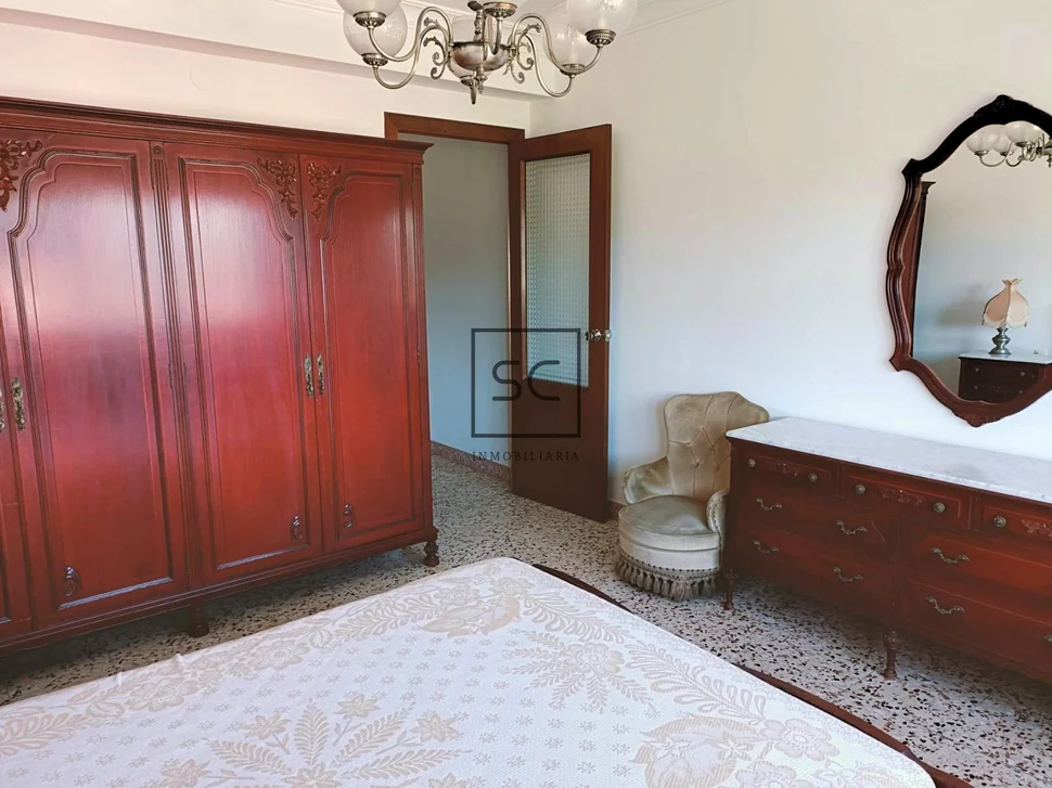 Piso con 4 habitaciones en santa cecilia, narón