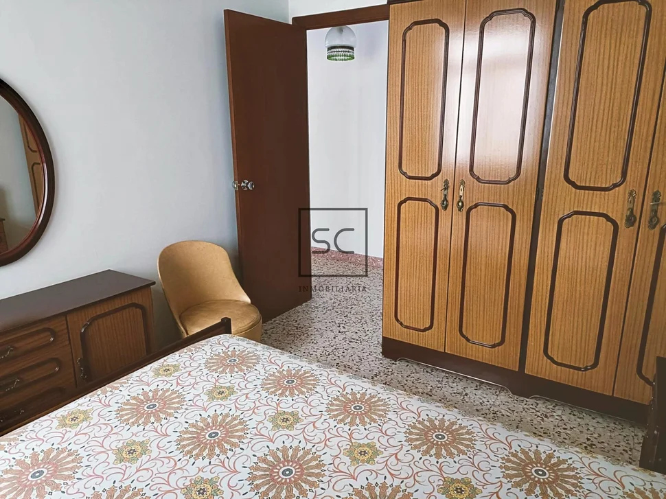 Piso con 4 habitaciones en santa cecilia, narón