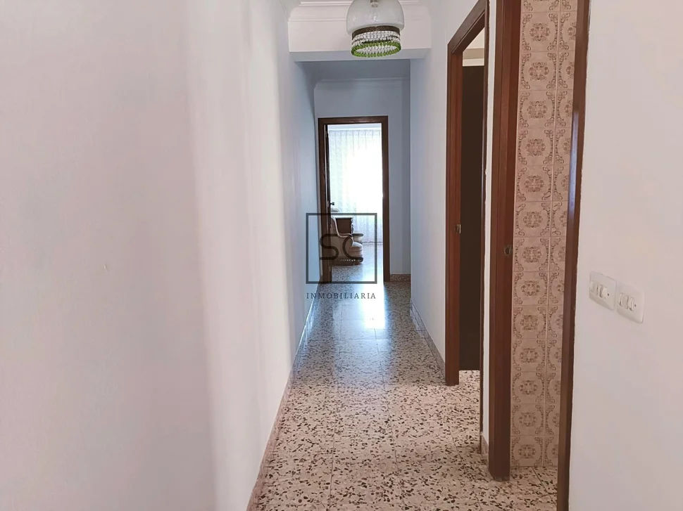 Piso con 4 habitaciones en santa cecilia, narón