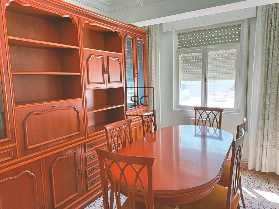 Piso con 4 habitaciones en santa cecilia, narón