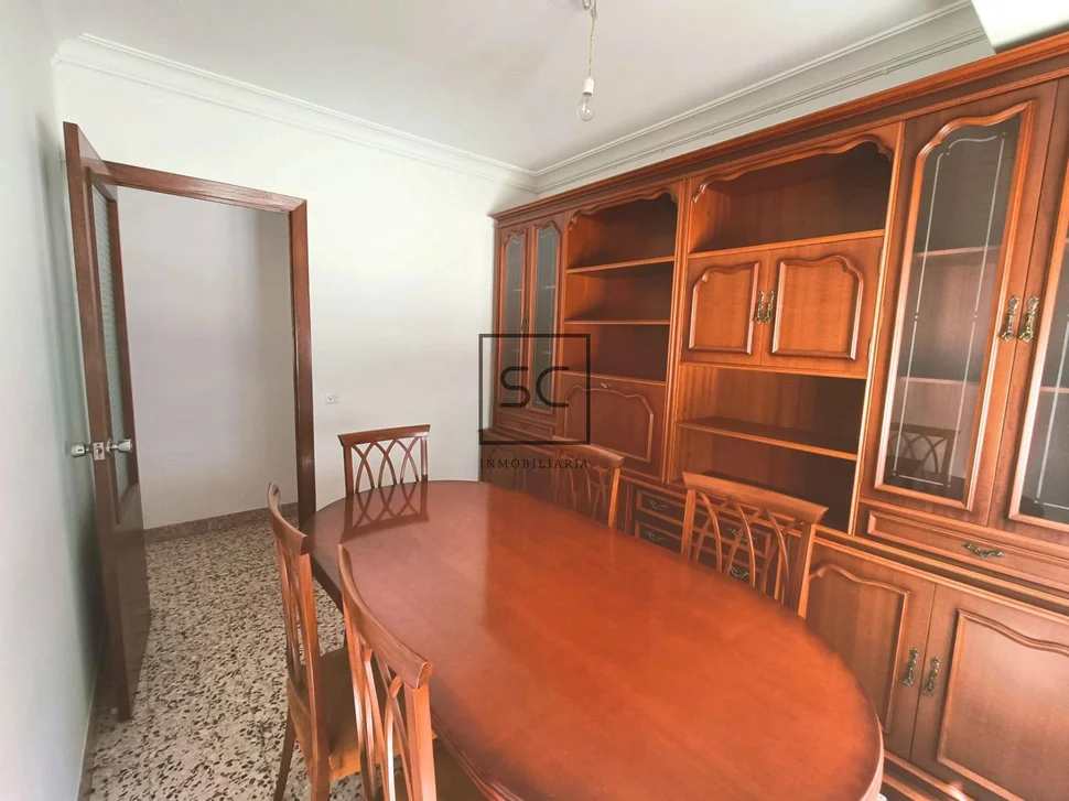 Piso con 4 habitaciones en santa cecilia, narón