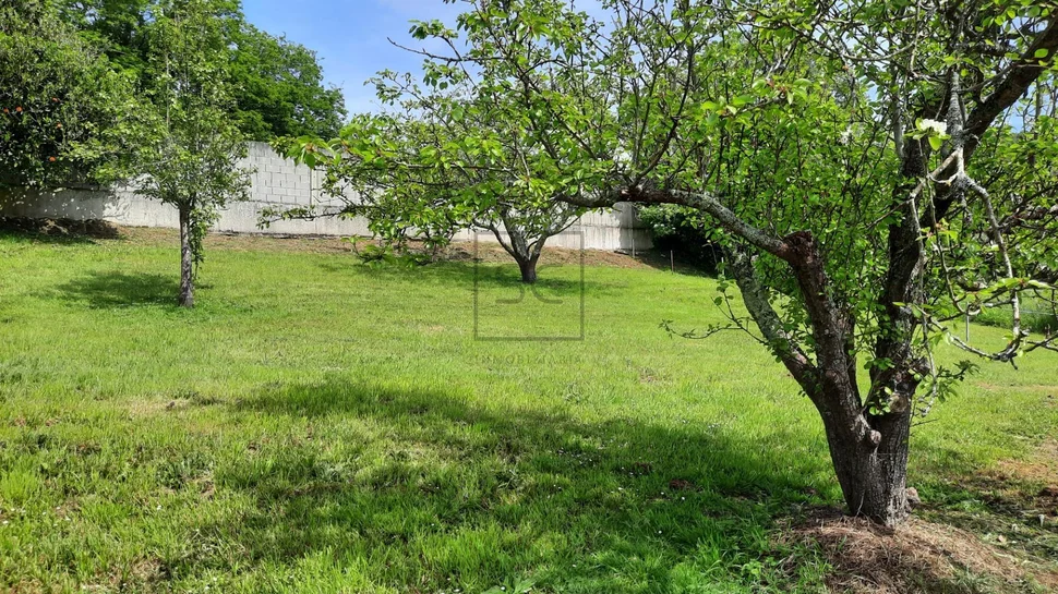 Casa unifamiliar independiente con parcela en valdoviño