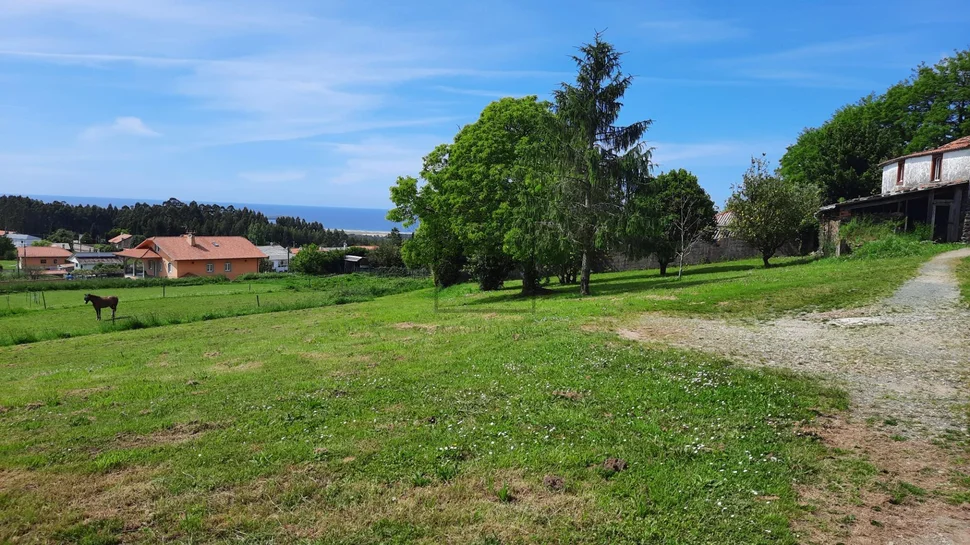 Casa unifamiliar independiente con parcela en valdoviño