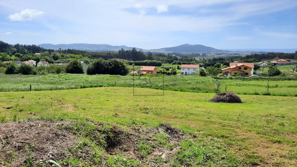 Casa unifamiliar independiente con parcela en valdoviño