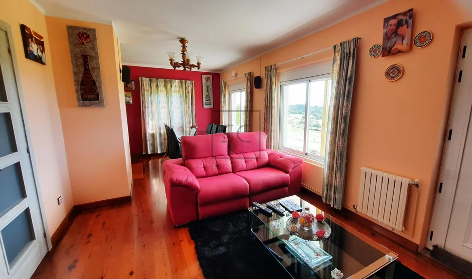 Casa unifamiliar independiente con parcela en valdoviño