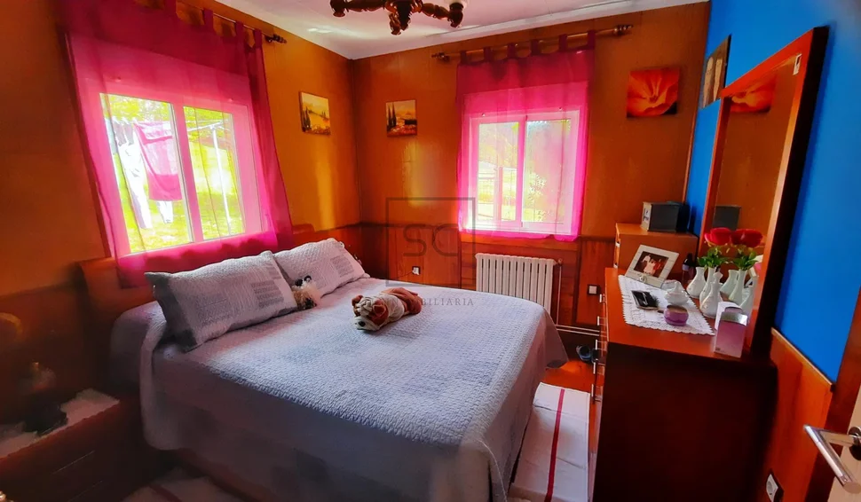 Casa unifamiliar independiente con parcela en valdoviño