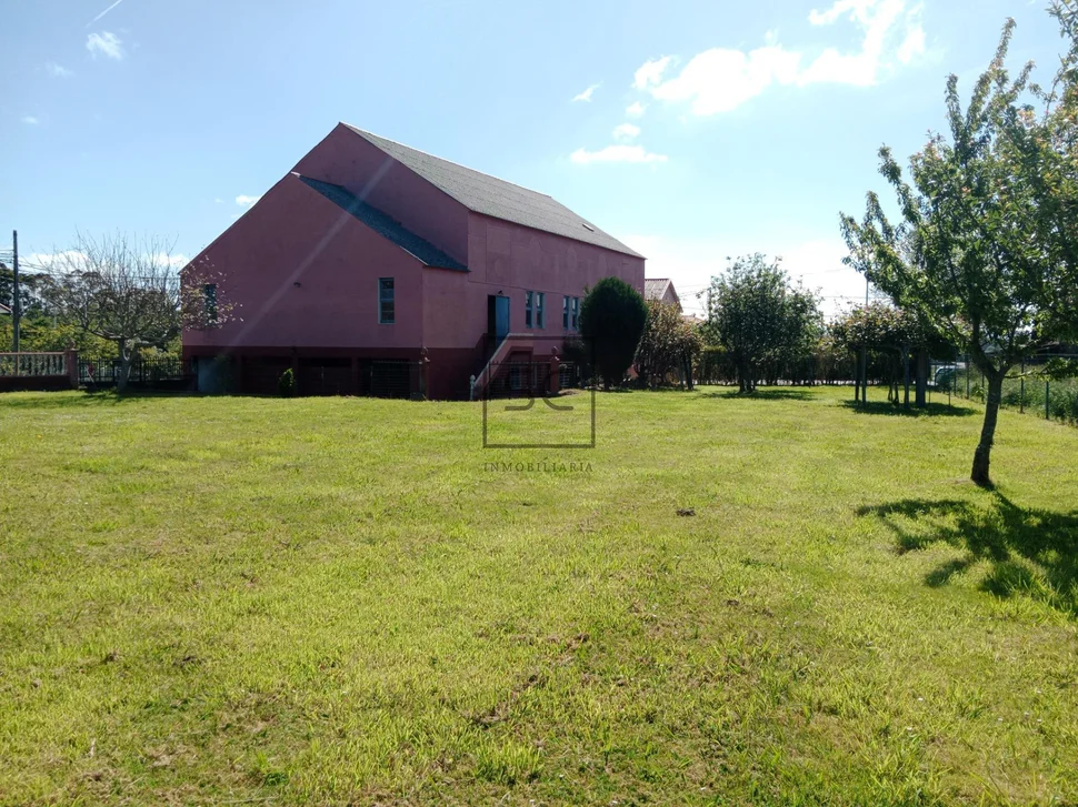 Casa con Finca en O Val-Narón