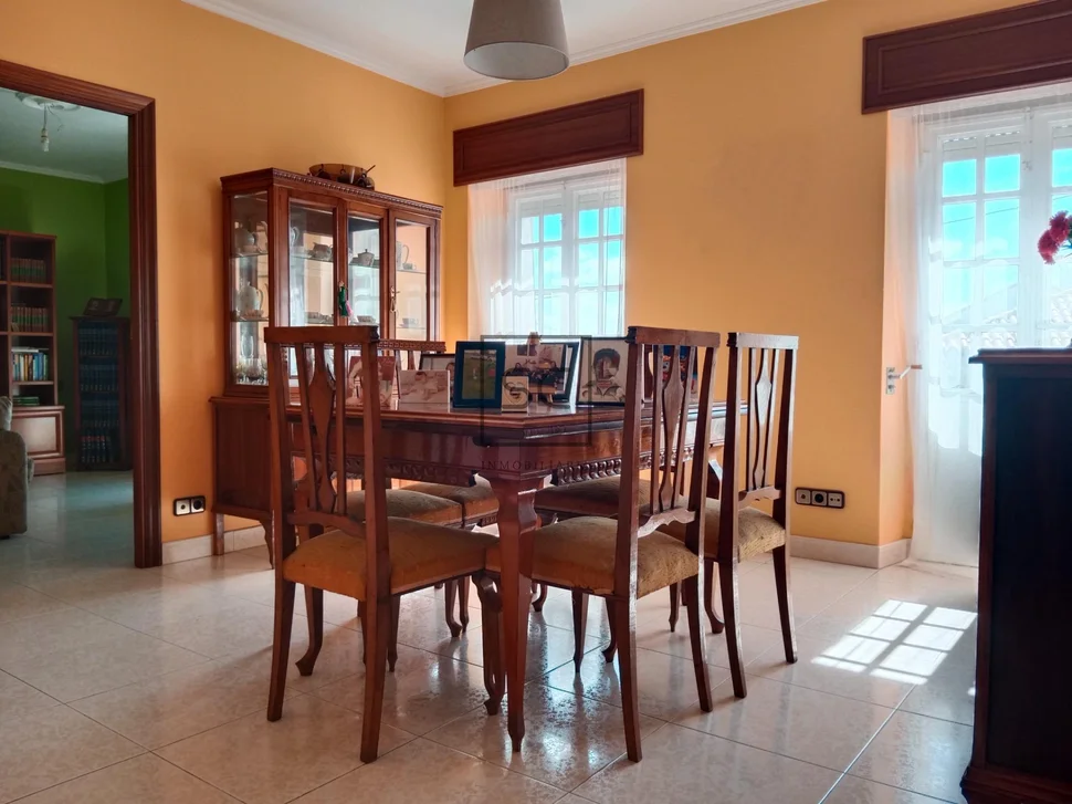 Casa con Finca en O Val-Narón