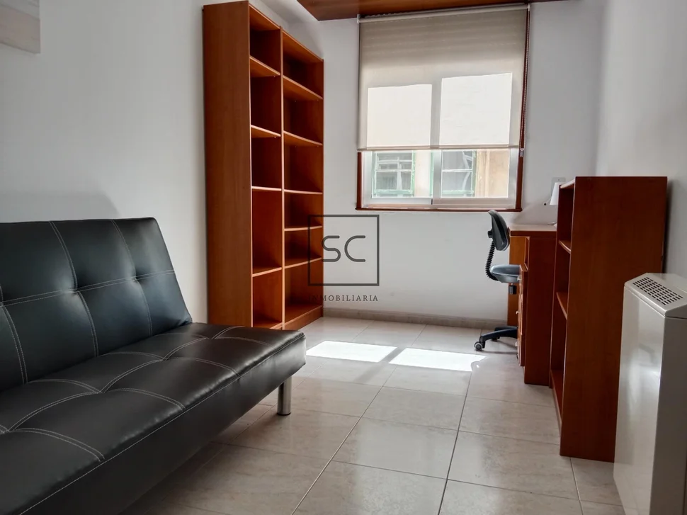 Piso con 2 trasteros y plaza de garaje en santa cecilia-narón