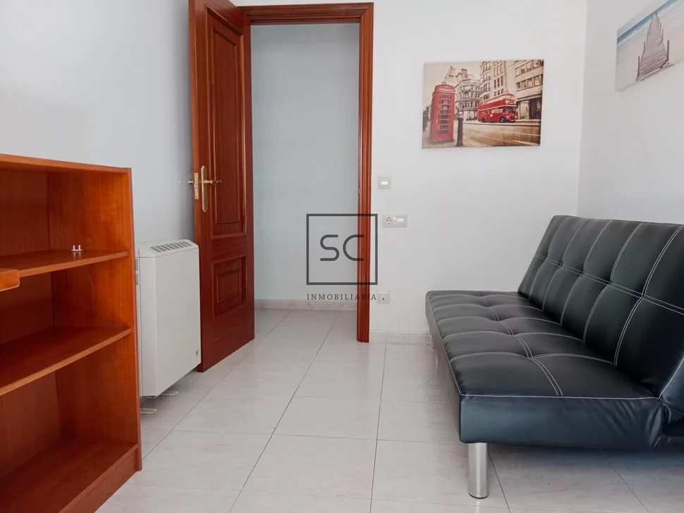 Piso con 2 trasteros y plaza de garaje en santa cecilia-narón