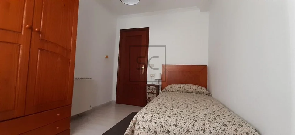 Piso con 2 trasteros y plaza de garaje en santa cecilia-narón