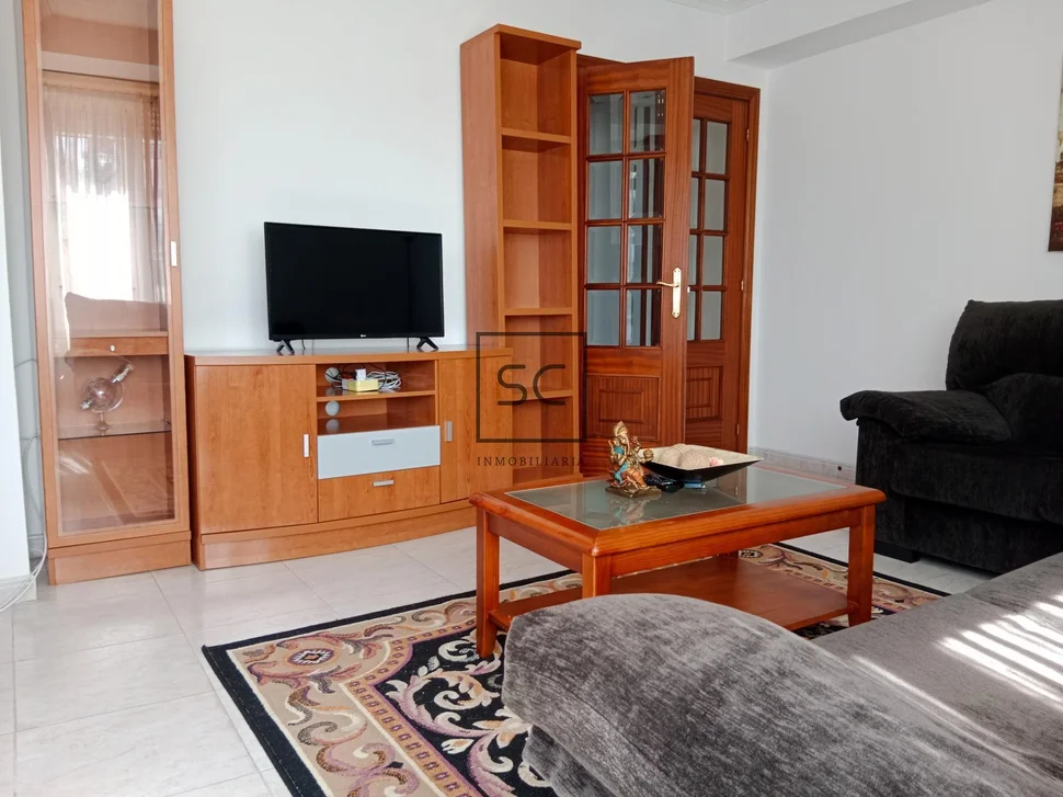 Piso con 2 trasteros y plaza de garaje en santa cecilia-narón