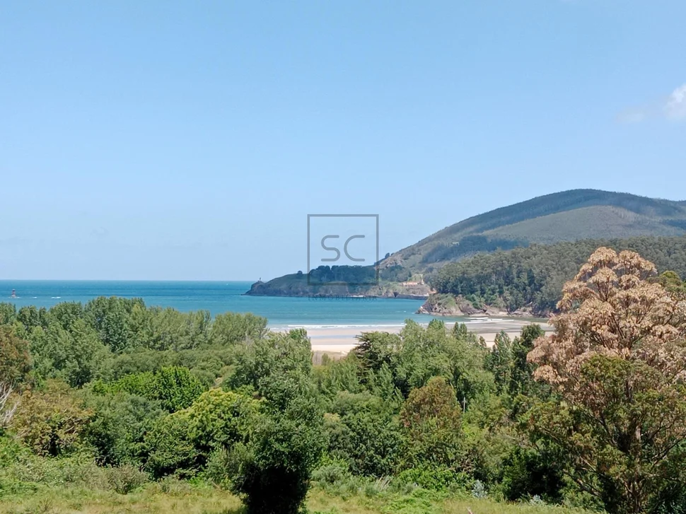 Casa con finca y vistas a la playa de villarrube-valdoviño