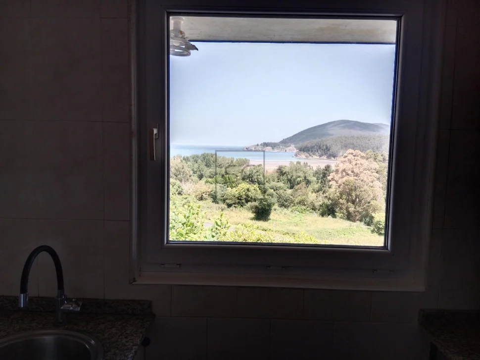 Casa con finca y vistas a la playa de villarrube-valdoviño