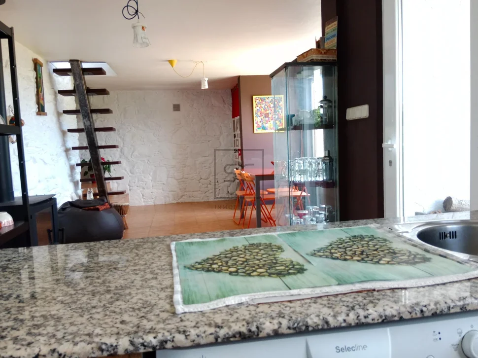 Casa con finca y vistas a la playa de villarrube-valdoviño