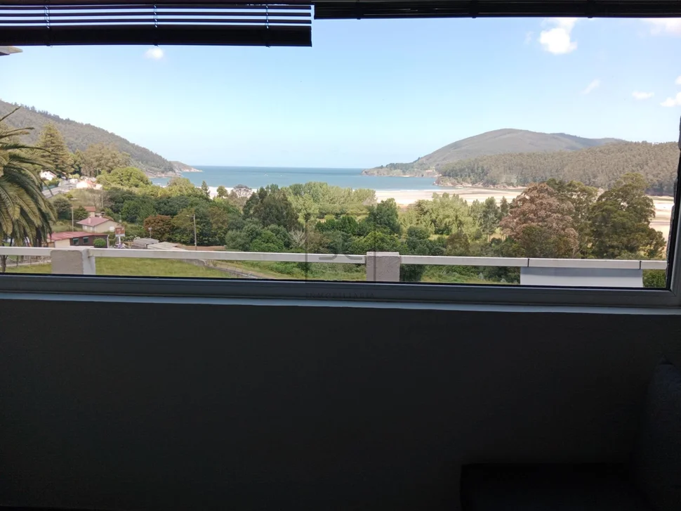 Casa con finca y vistas a la playa de villarrube-valdoviño