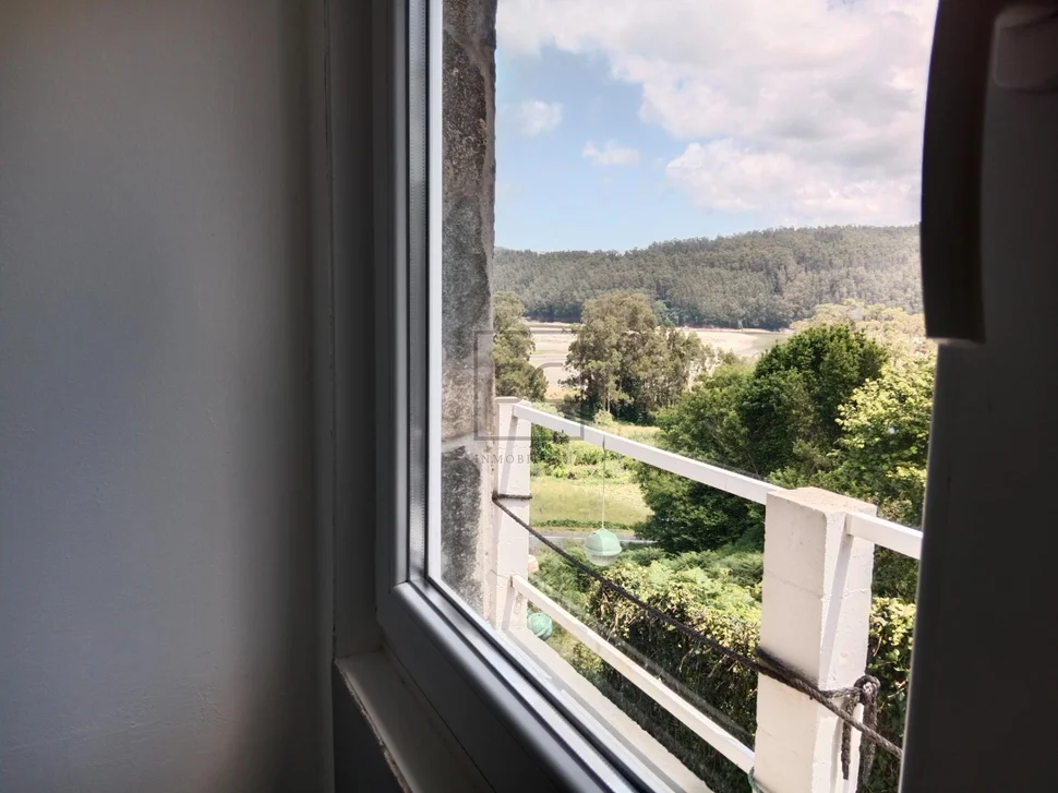 Casa con finca y vistas a la playa de villarrube-valdoviño