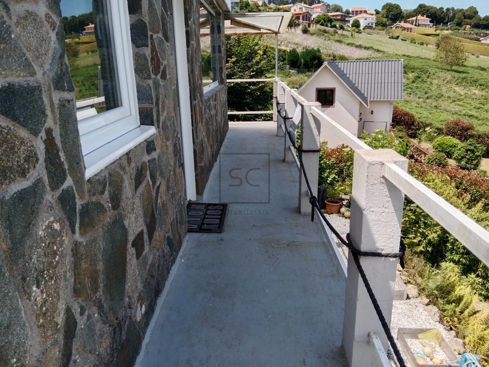 Casa con finca y vistas a la playa de villarrube-valdoviño