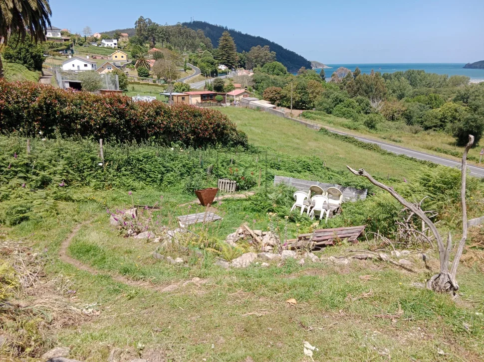 Casa con finca y vistas a la playa de villarrube-valdoviño