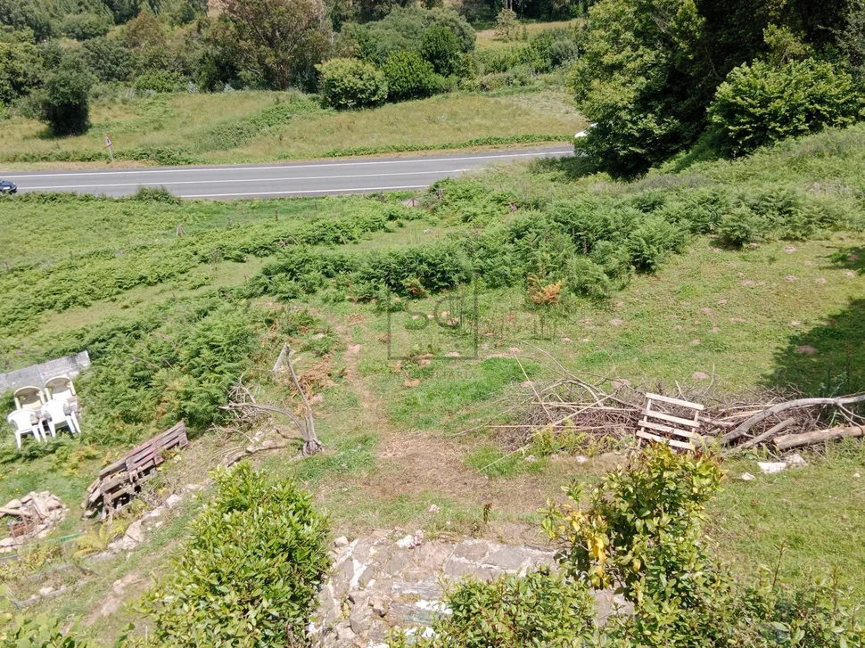 Casa con finca y vistas a la playa de villarrube-valdoviño