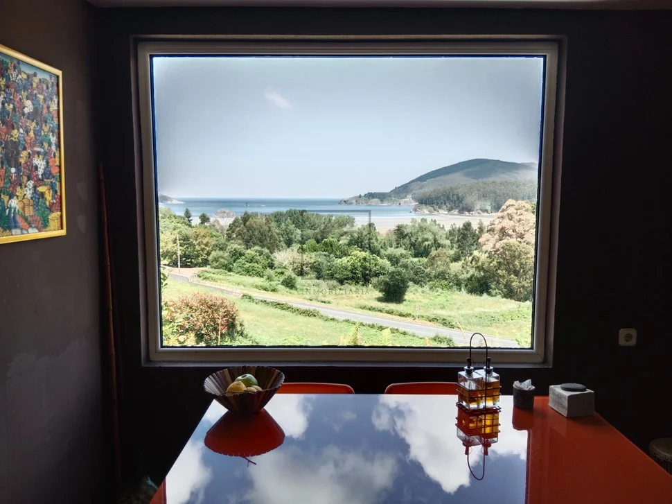 Casa con finca y vistas a la playa de villarrube-valdoviño