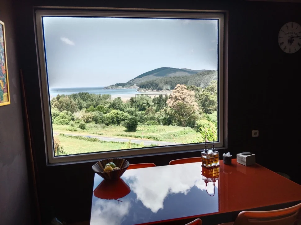 Casa con finca y vistas a la playa de villarrube-valdoviño
