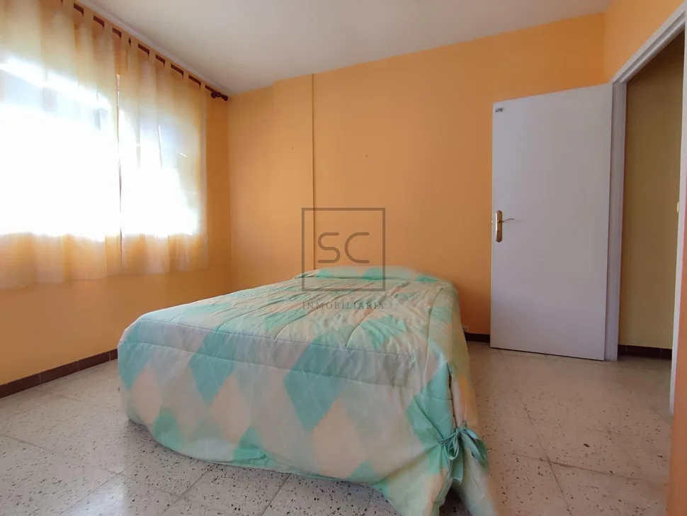 Piso de 3 habitaciones en santa cecilia, narón