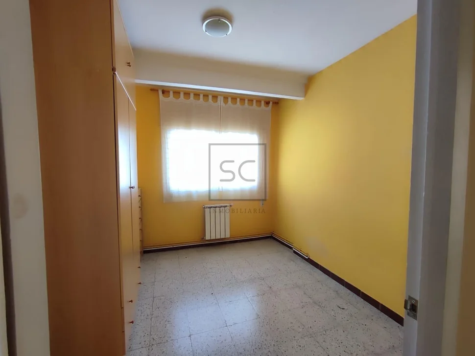 Piso de 3 habitaciones en santa cecilia, narón