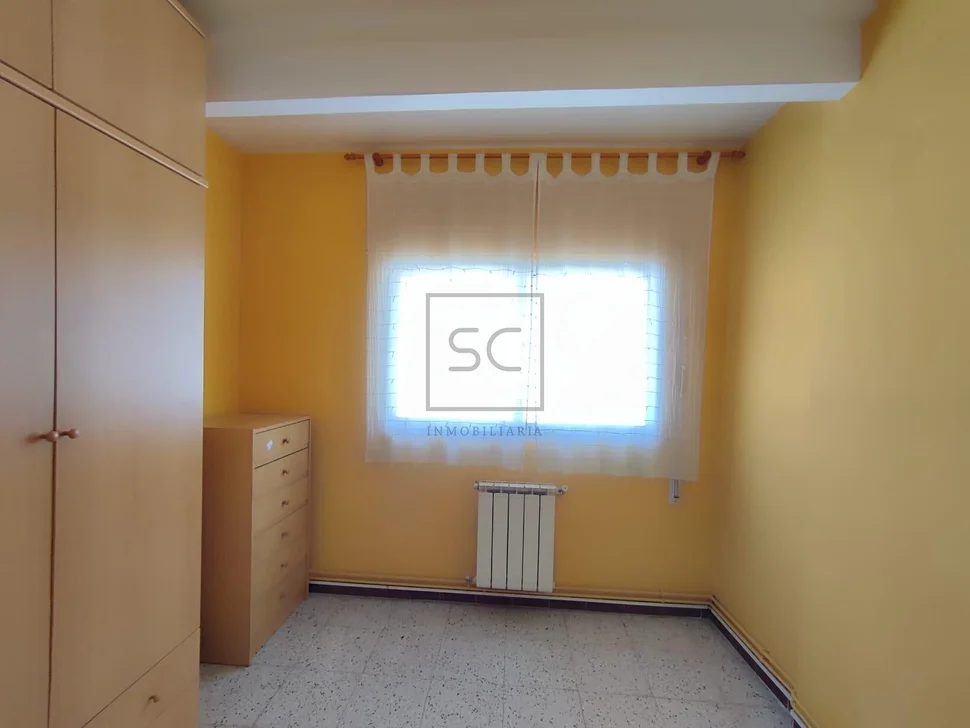 Piso de 3 habitaciones en santa cecilia, narón